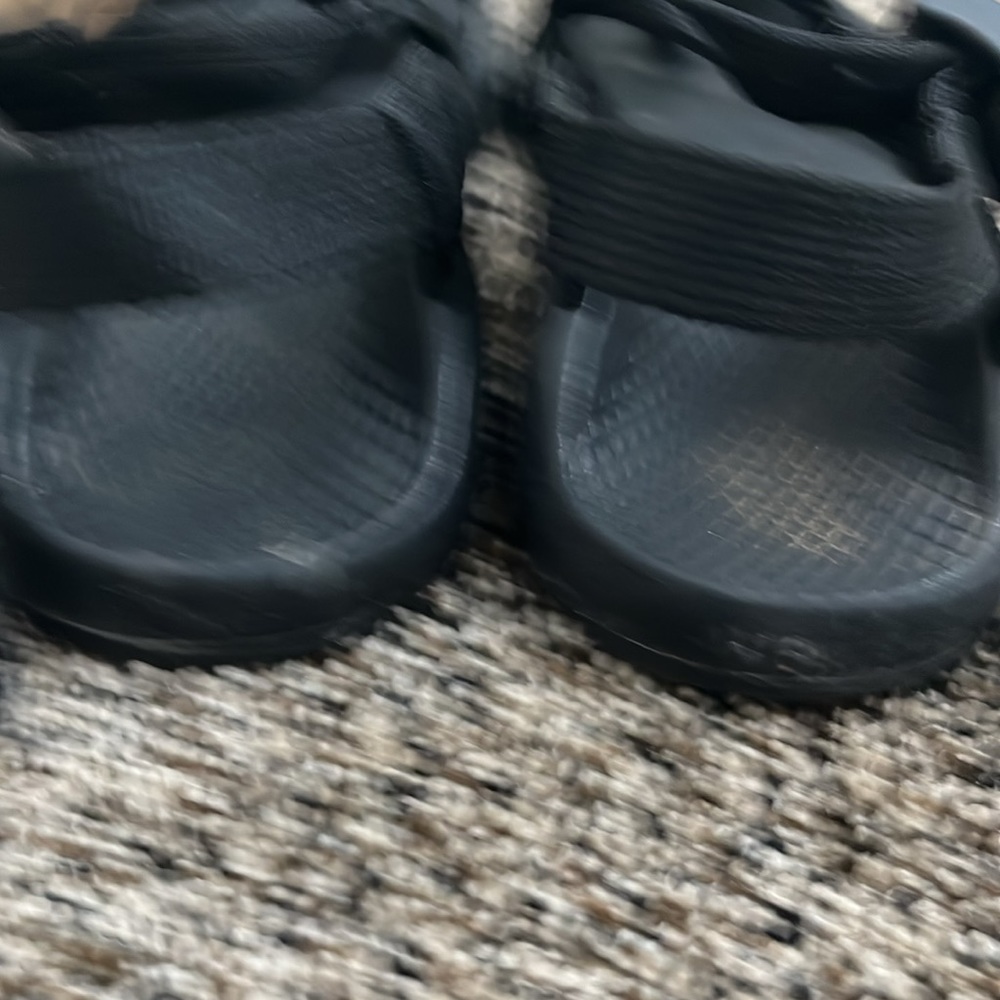 Chaco Black ZX2 Classic Black Sandal, lightly worn - Picture 4 of 6